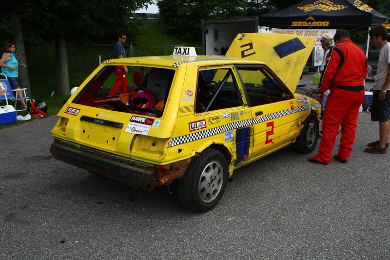 Illustration for article titled The 24 Hours Of LeMons New England 2009 Über Gallery, Part 2